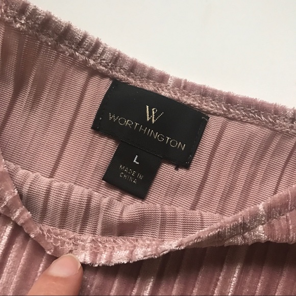 NWT Crushed velvet top with ruffle shoulder - Picture 6 of 8